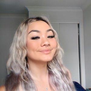 Meet your Posher, Mia